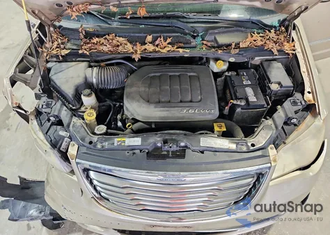 2013 Chrysler Town & Country Touring из США, поврежденный, VIN 2C4RC1BG2DR721768